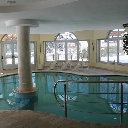 Hotel Canada Pinzolo Buitenkant foto