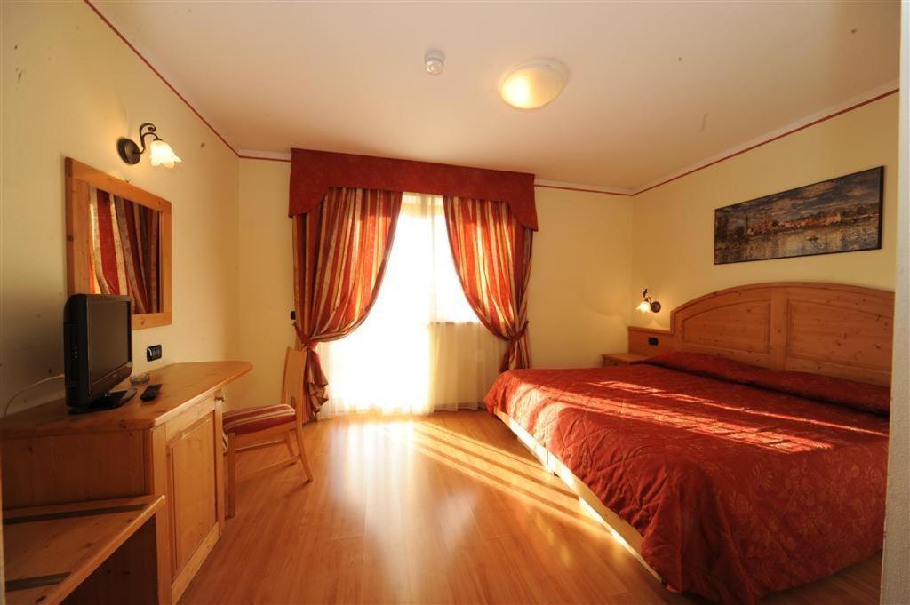 Hotel Canada Pinzolo Kamer foto