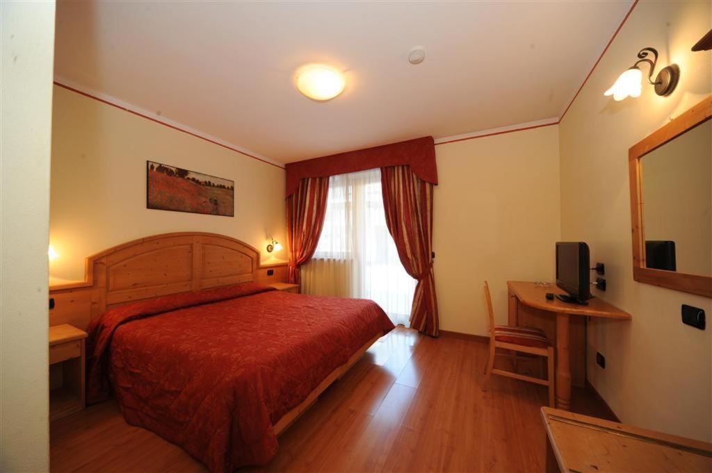 Hotel Canada Pinzolo Kamer foto