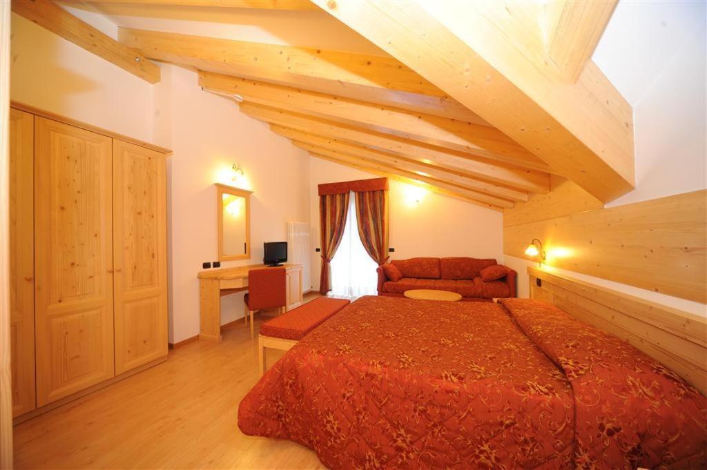 Hotel Canada Pinzolo Kamer foto