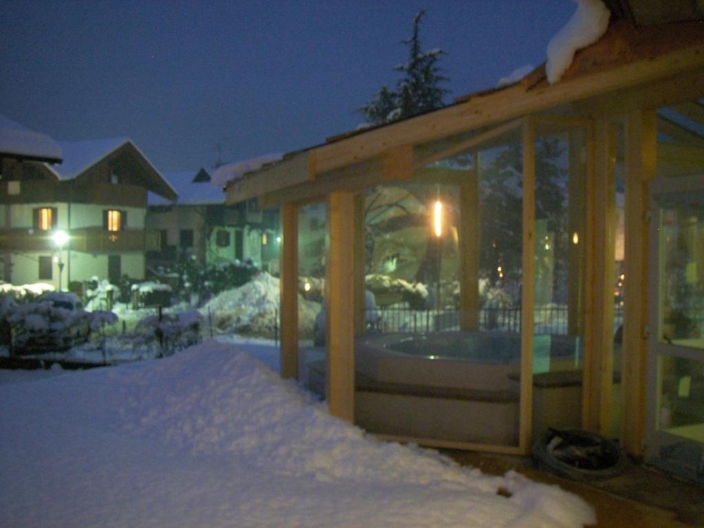 Hotel Canada Pinzolo Buitenkant foto