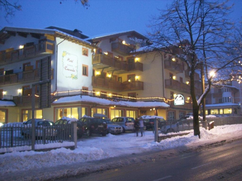 Hotel Canada Pinzolo Buitenkant foto
