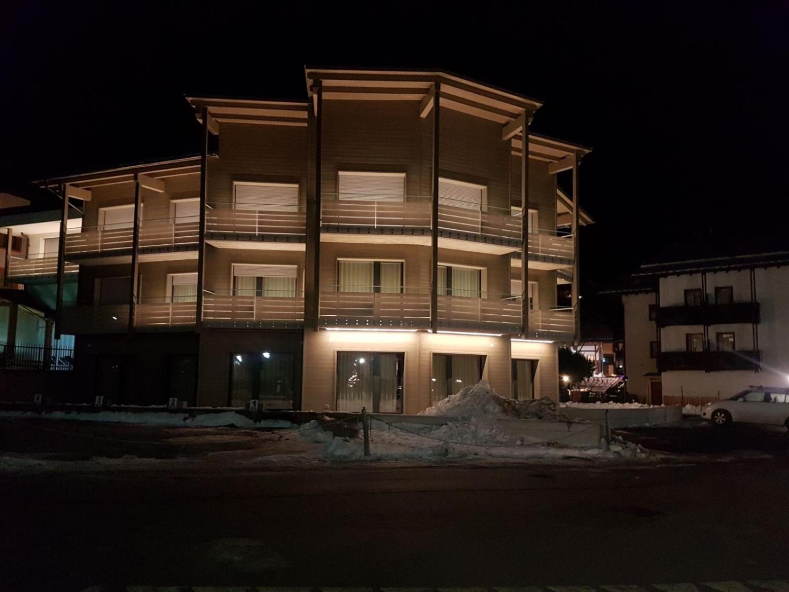 Hotel Canada Pinzolo Buitenkant foto