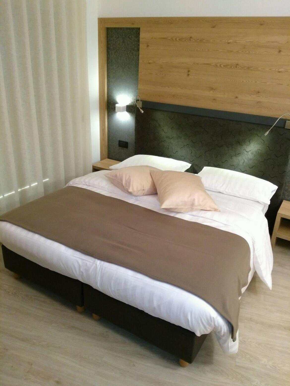 Hotel Canada Pinzolo Buitenkant foto